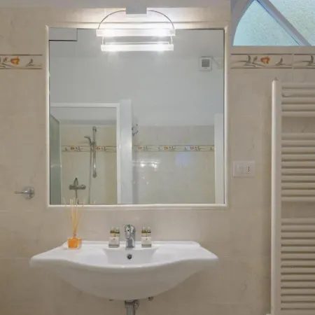 Via Del Corno 1 - Chiara - Elegant With Elevator Lejlighed