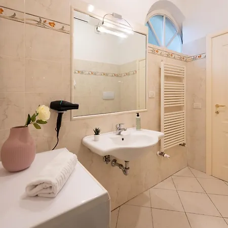 Via Del Corno 1 - Chiara - Elegant With Elevator Appartamento Firenze