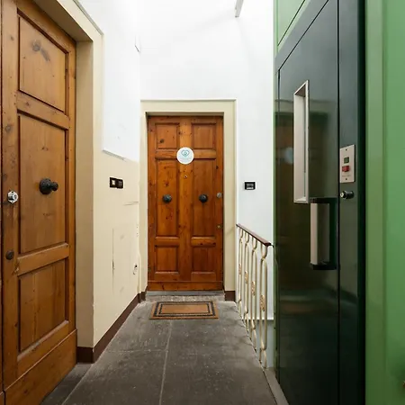 Appartamento Via Del Corno 1 - Chiara - Elegant With Elevator *