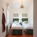 Apartman Via Del Corno 1 - Chiara - Elegant With Elevator